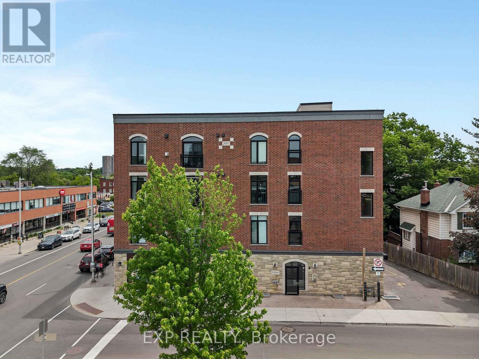 305 - 6 Grove Avenue Property Photo 35