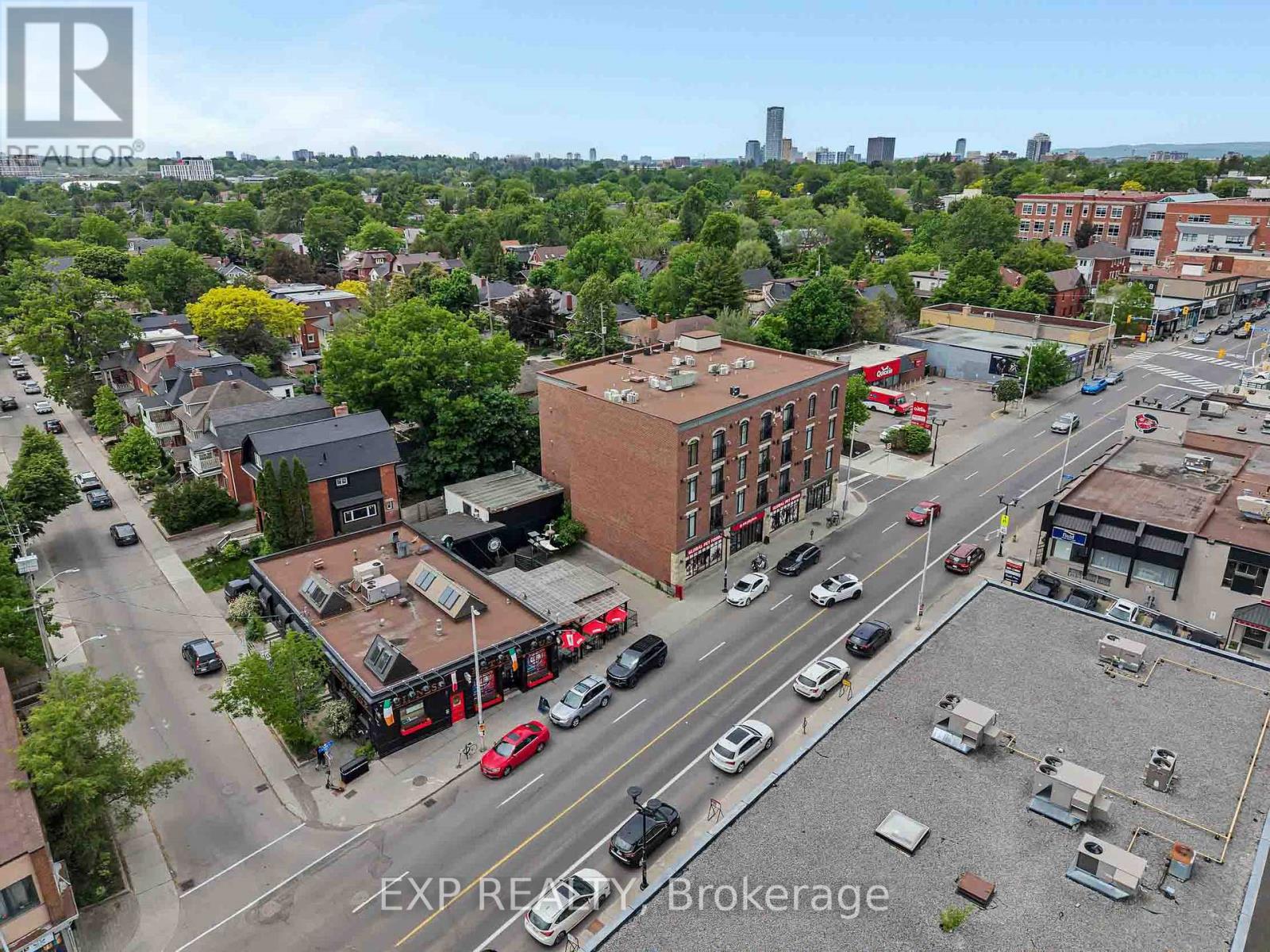 305 - 6 Grove Avenue Property Photo 39