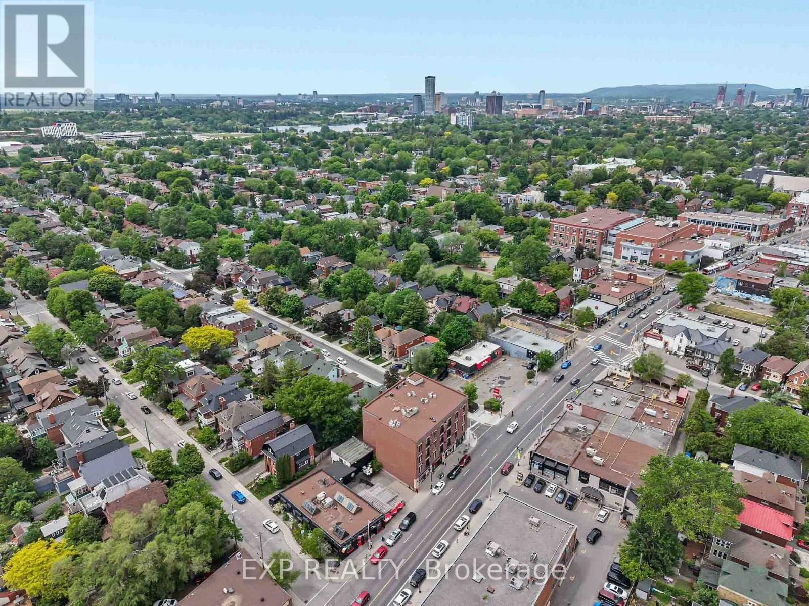 305 - 6 Grove Avenue Property Photo 44