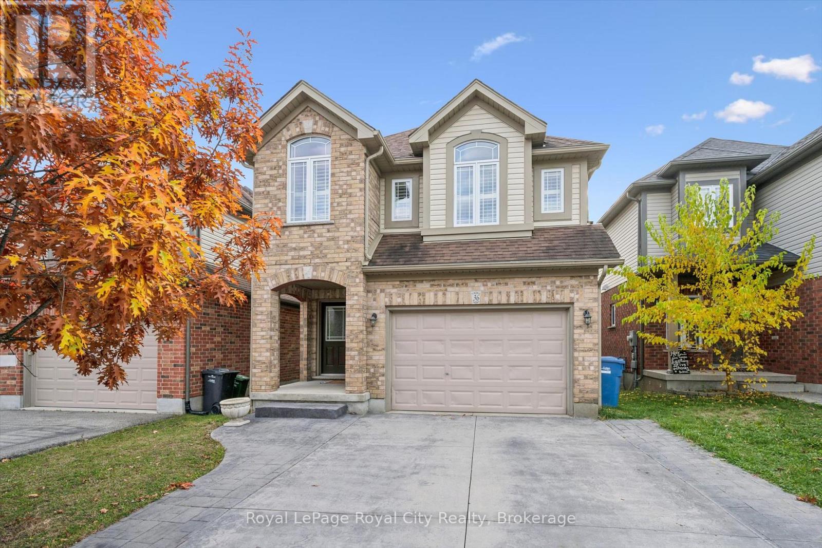 36 Oakes Crescent Property Photo 2