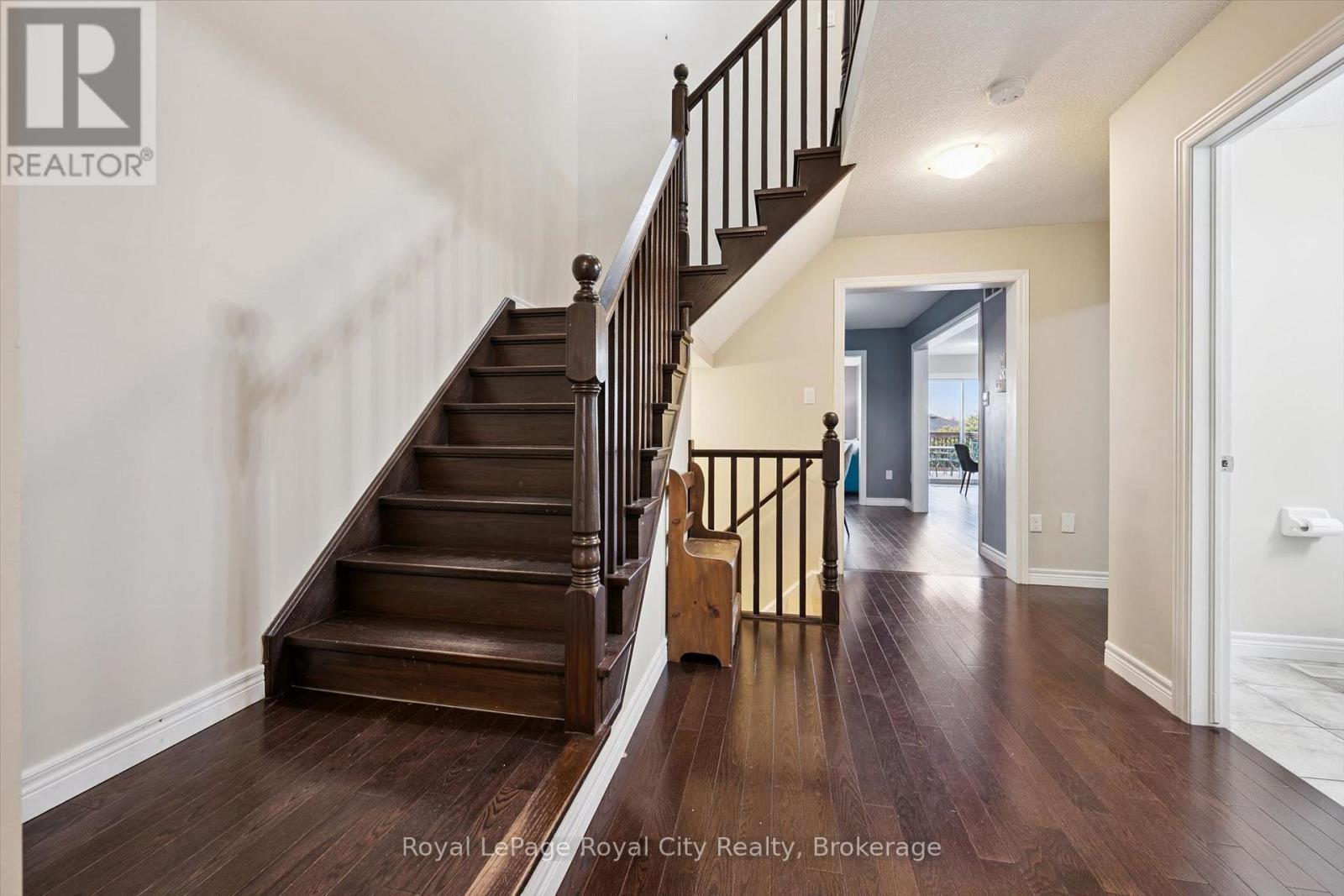 36 Oakes Crescent Property Photo 5