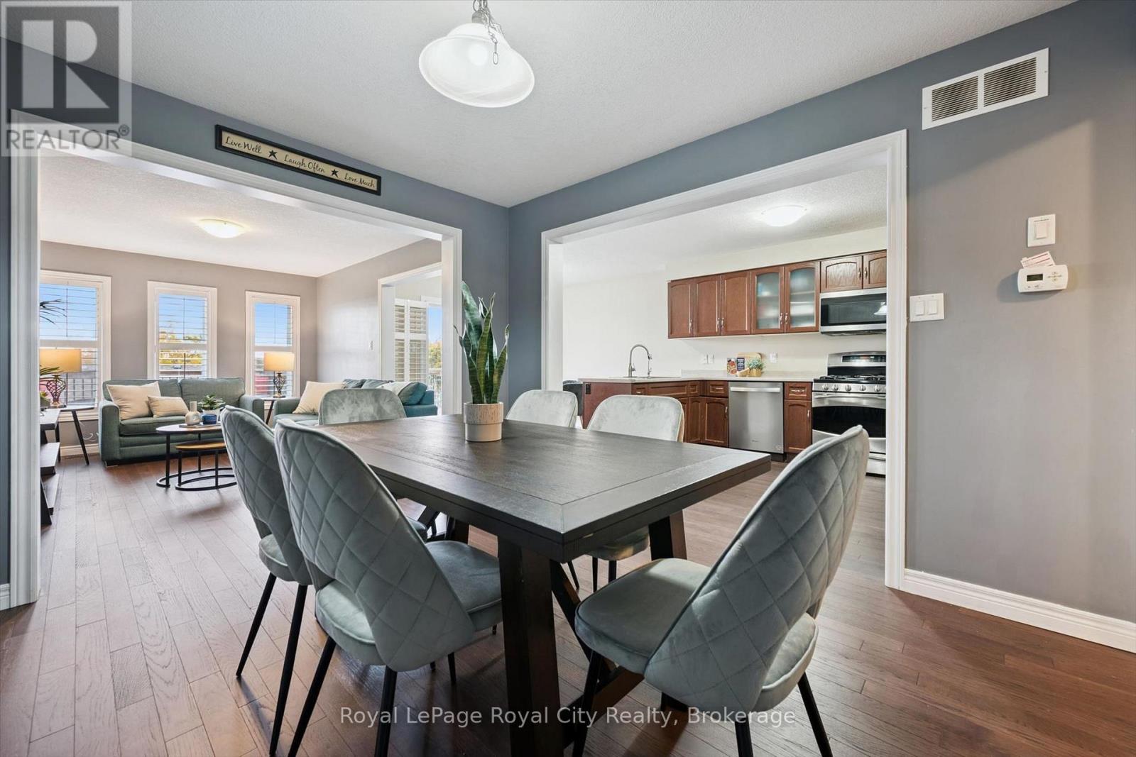 36 Oakes Crescent Property Photo 8