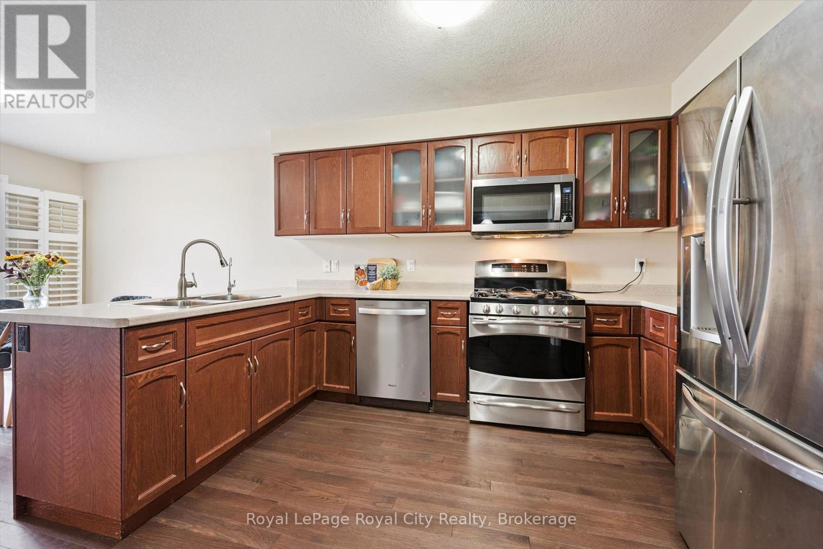 36 Oakes Crescent Property Photo 18