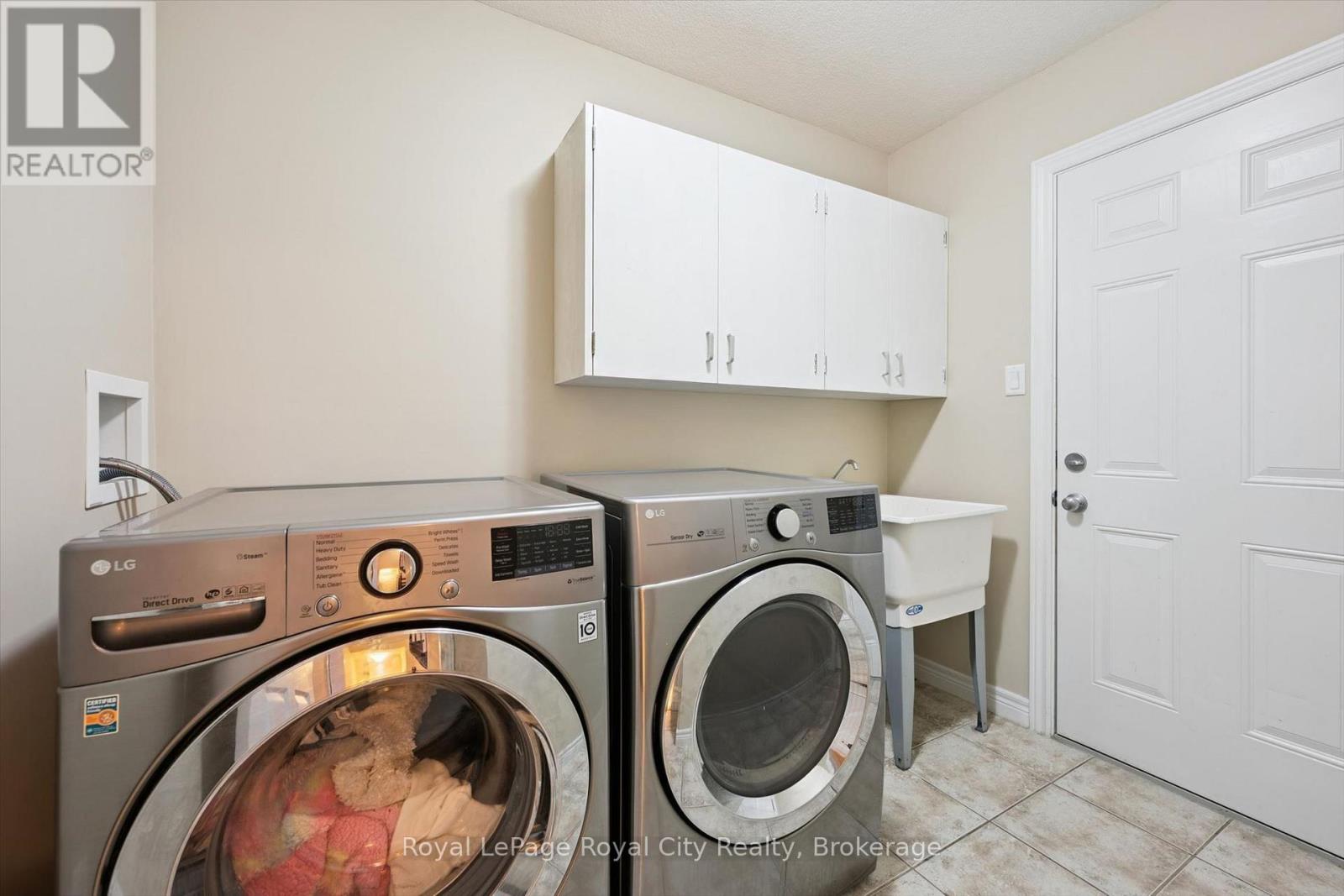 36 Oakes Crescent Property Photo 20