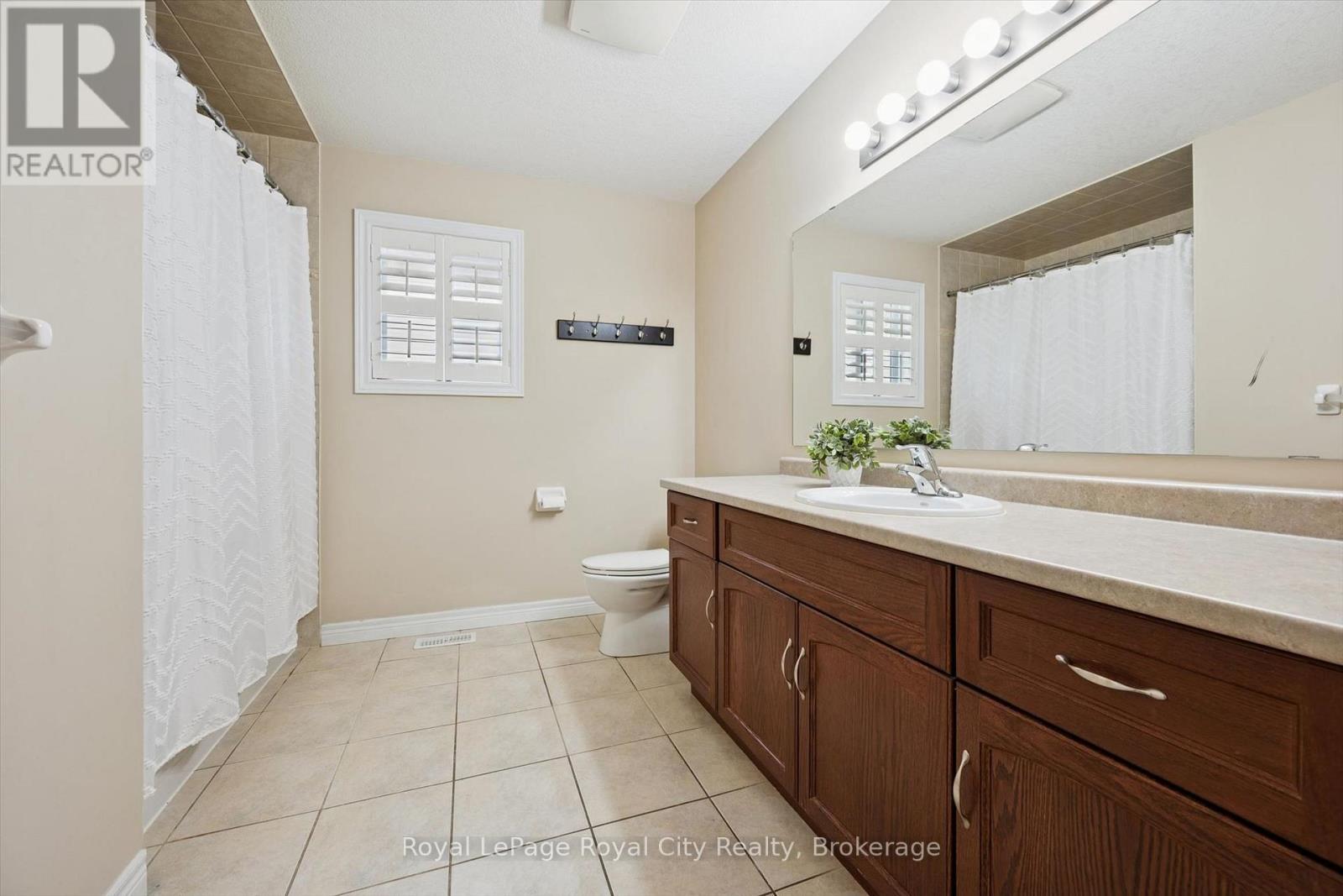 36 Oakes Crescent Property Photo 25