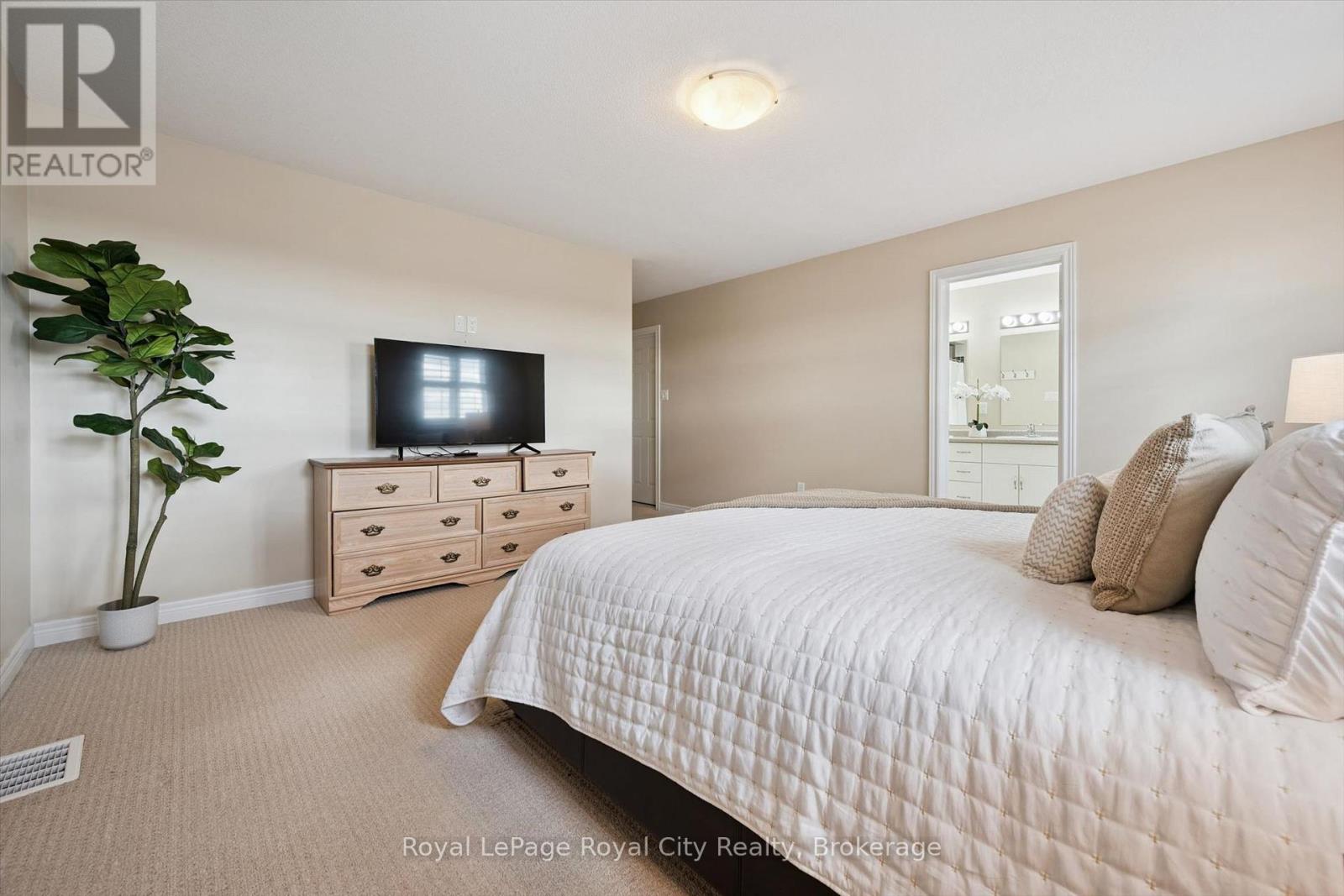 36 Oakes Crescent Property Photo 28