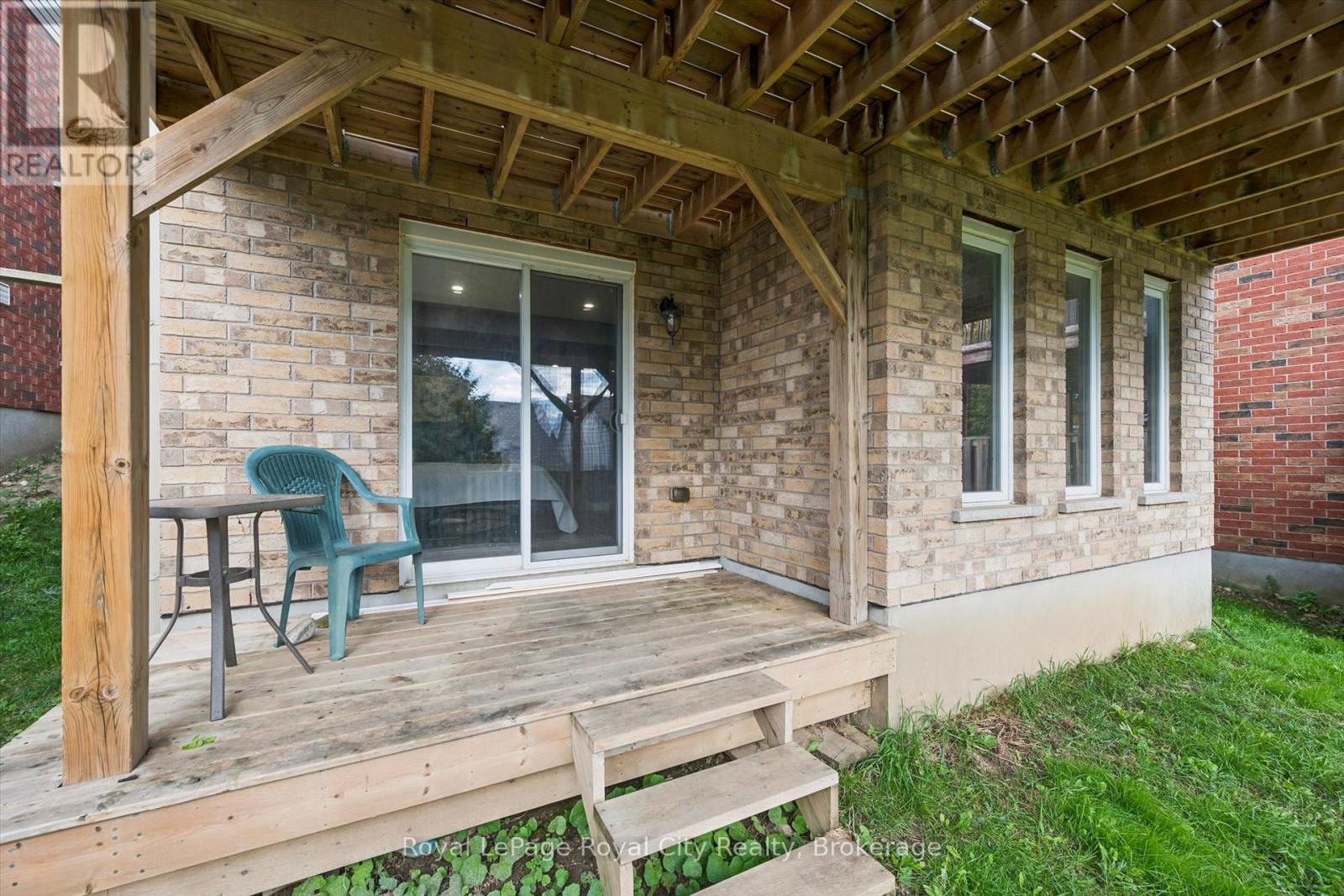 36 Oakes Crescent Property Photo 41