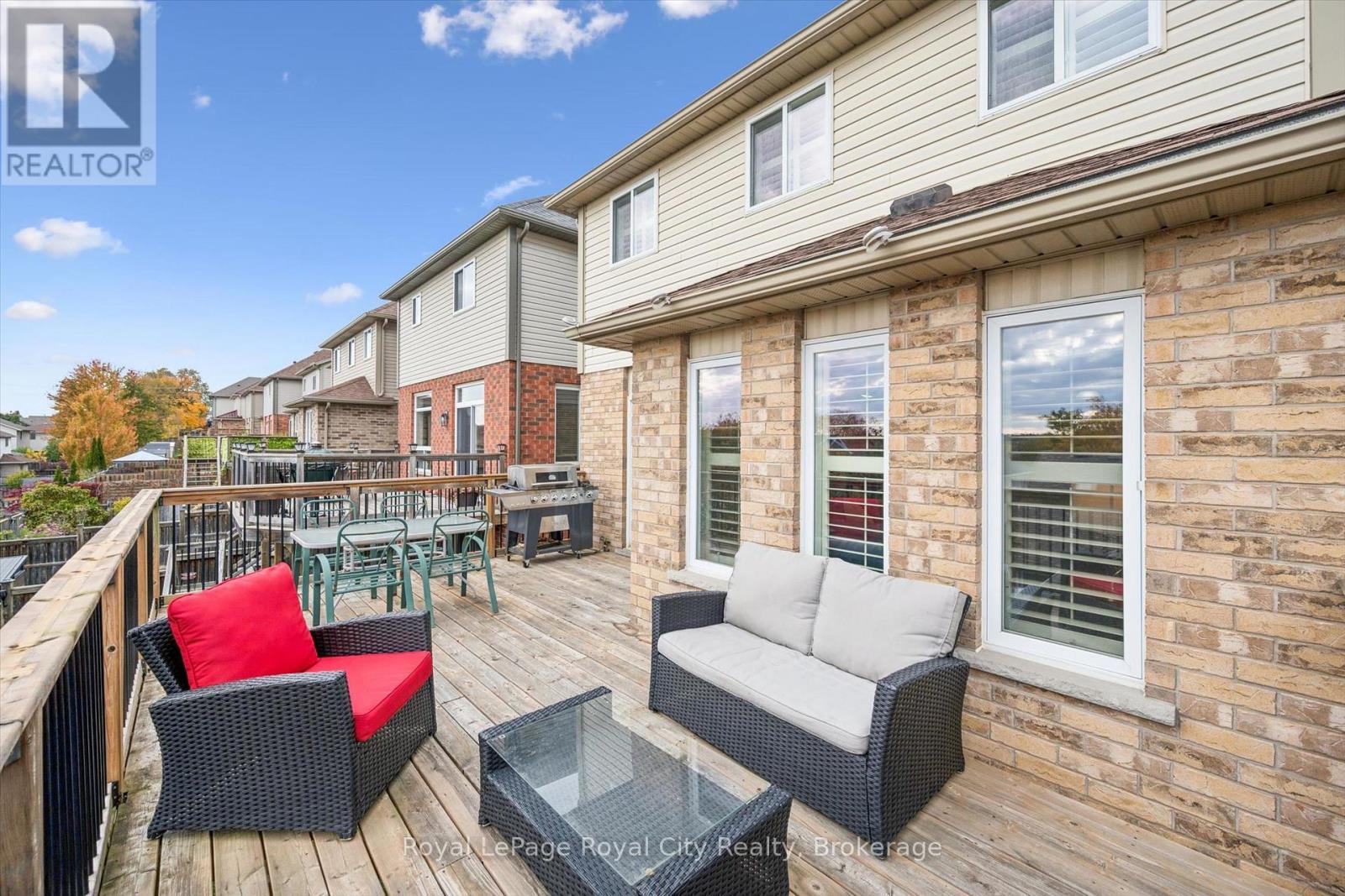 36 Oakes Crescent Property Photo 44