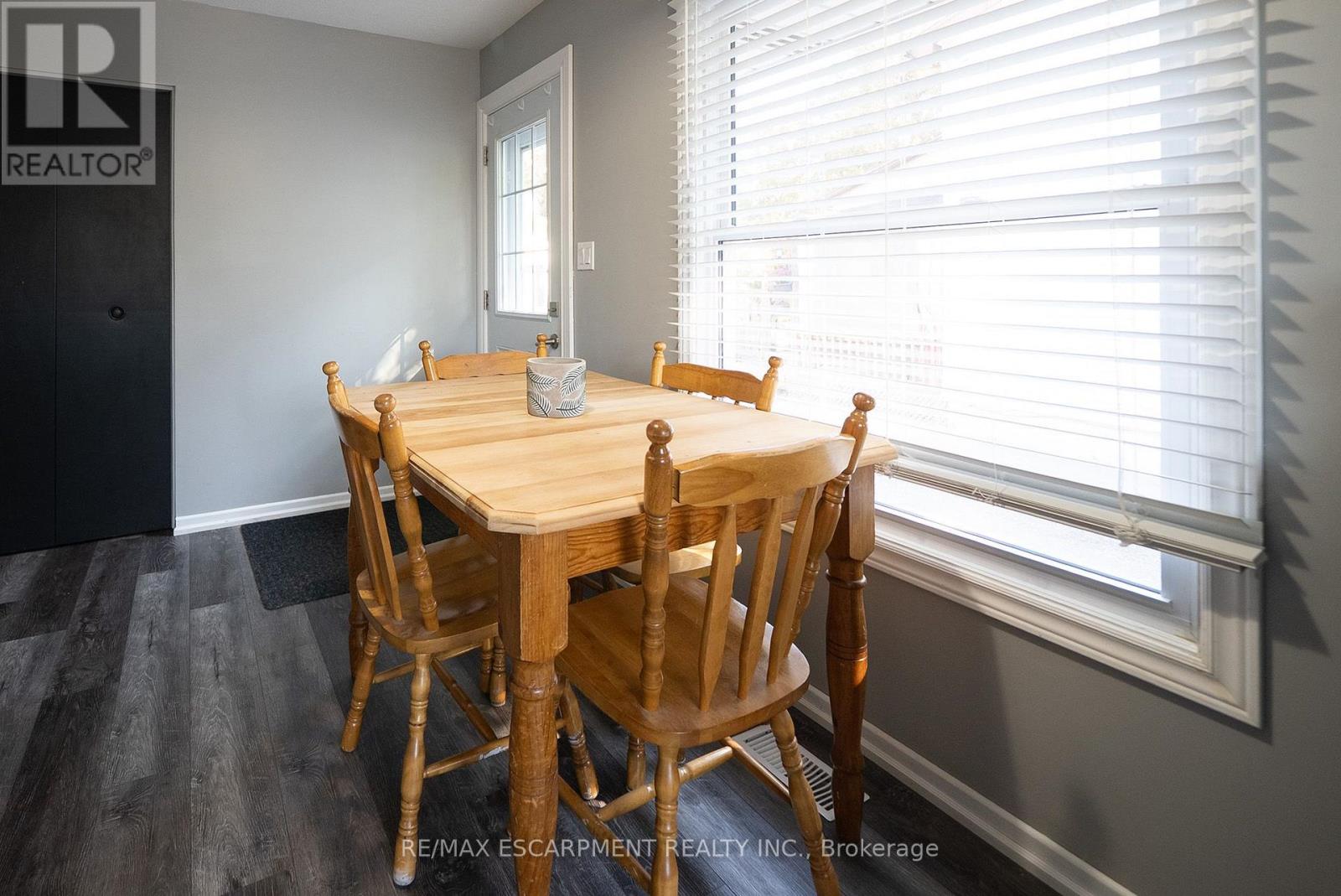 30 Lida Street Property Photo 10