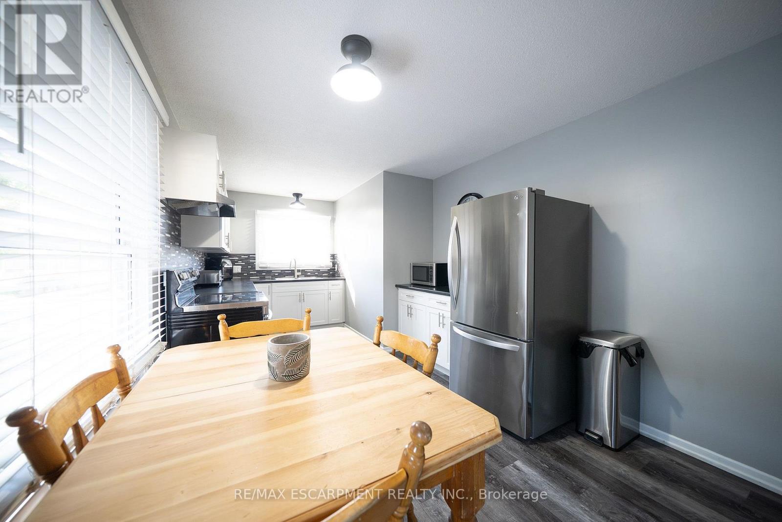 30 Lida Street Property Photo 11