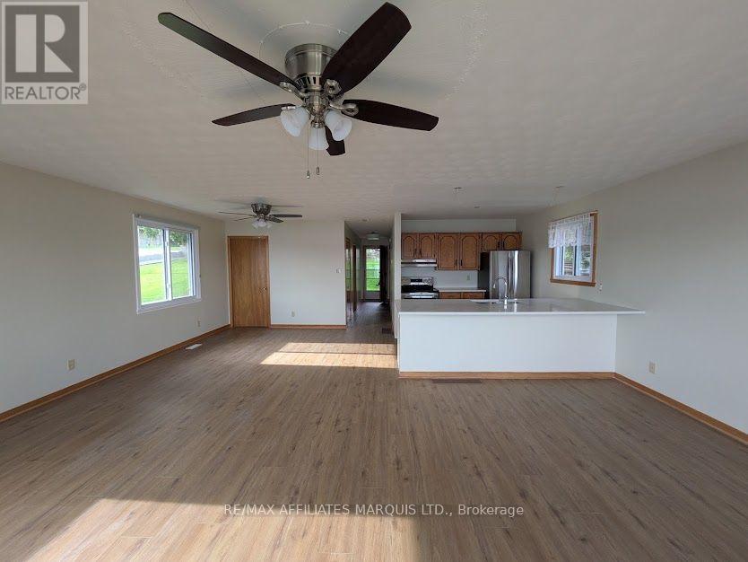 6803 St. Louis Point Road Property Photo 4