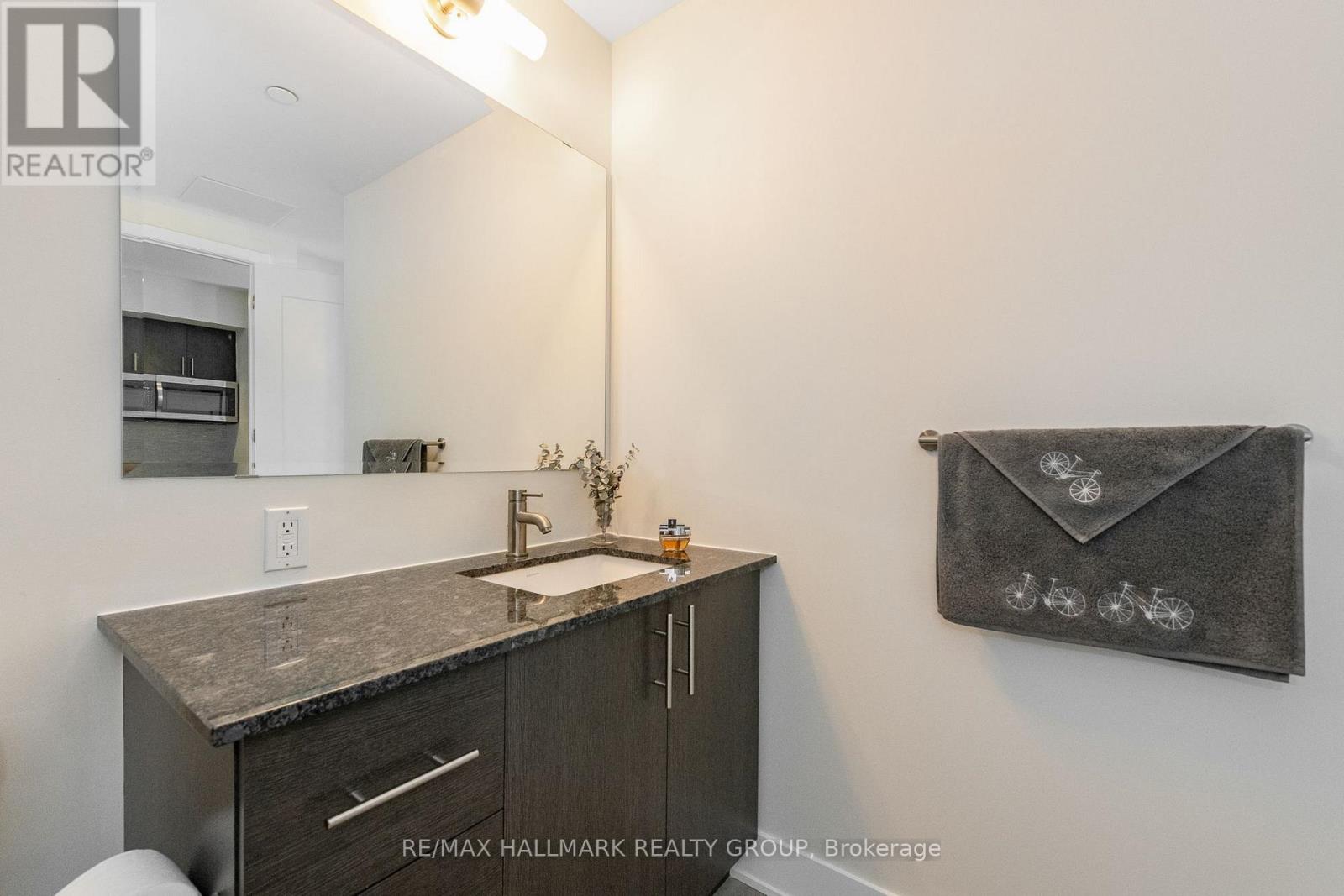 1004 - 485 Richmond Road Property Photo 27