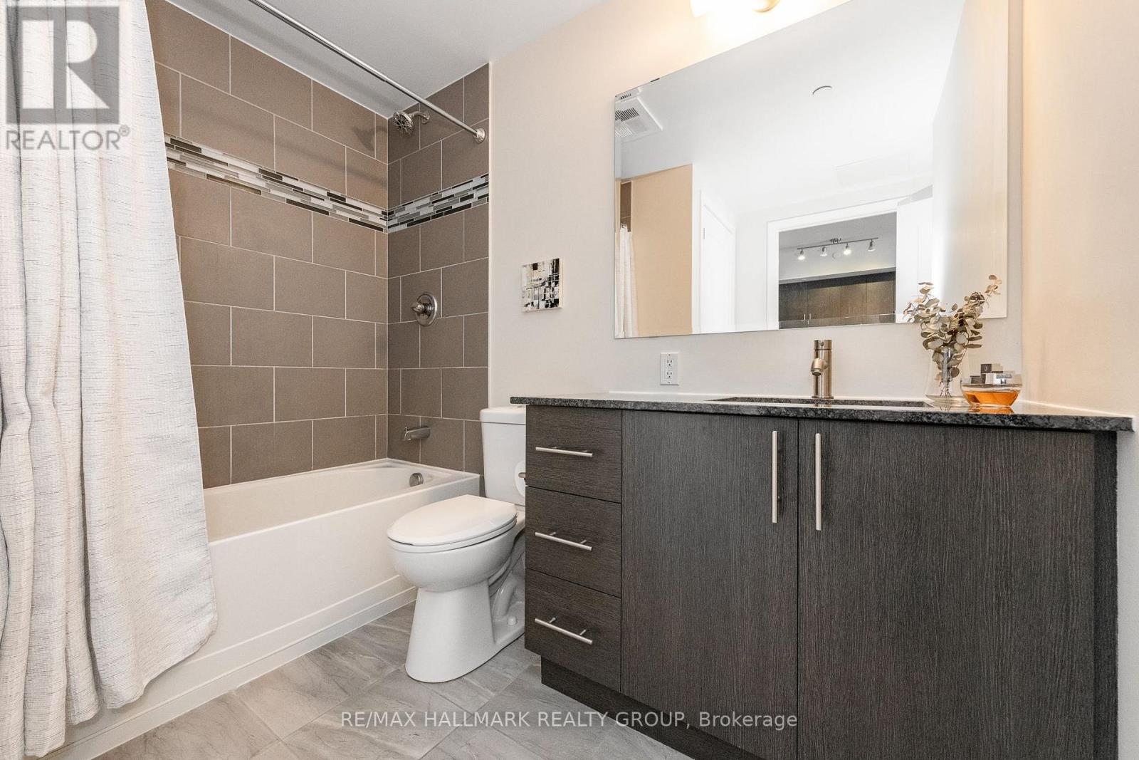 1004 - 485 Richmond Road Property Photo 28
