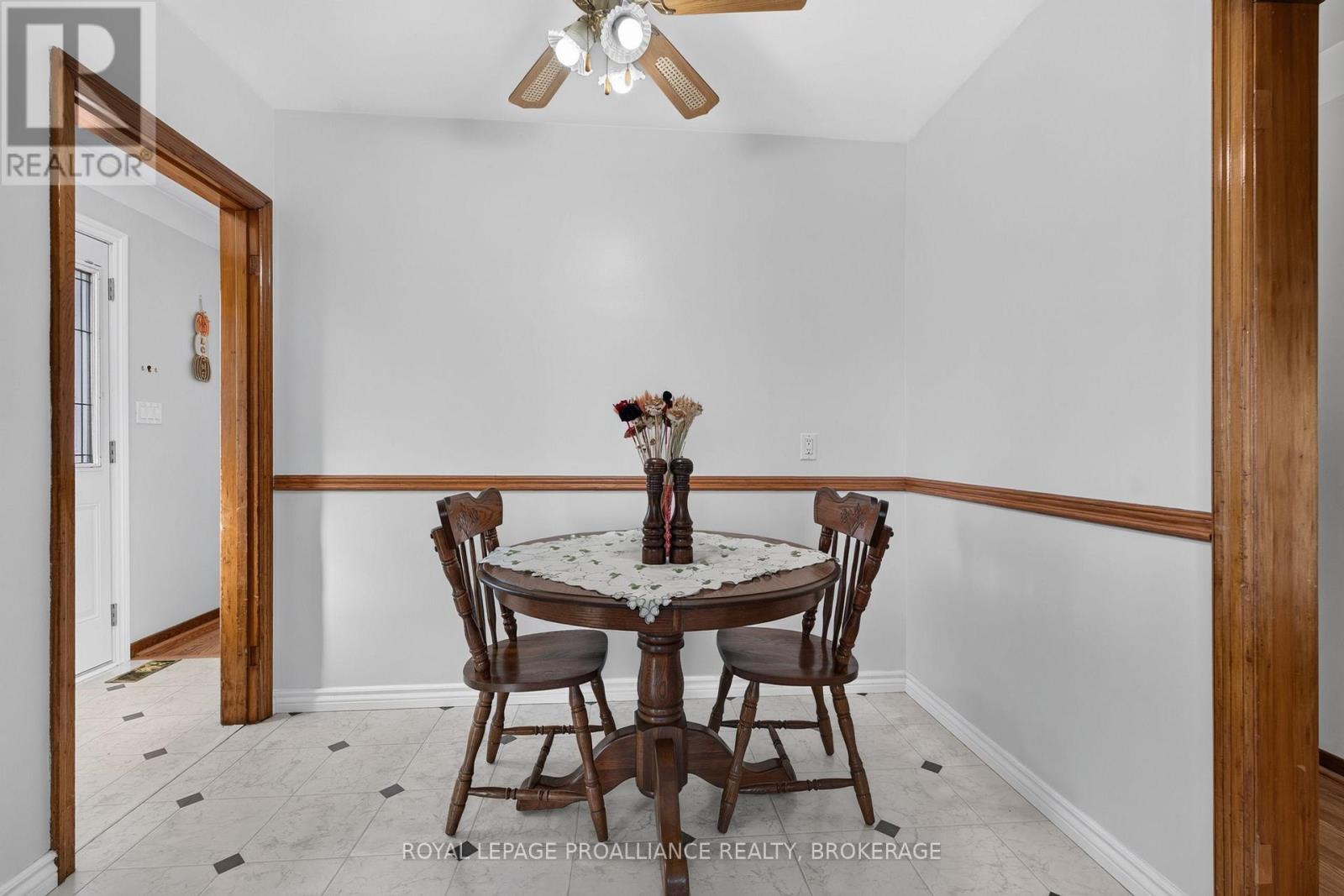 9 Henry Crescent Property Photo 8