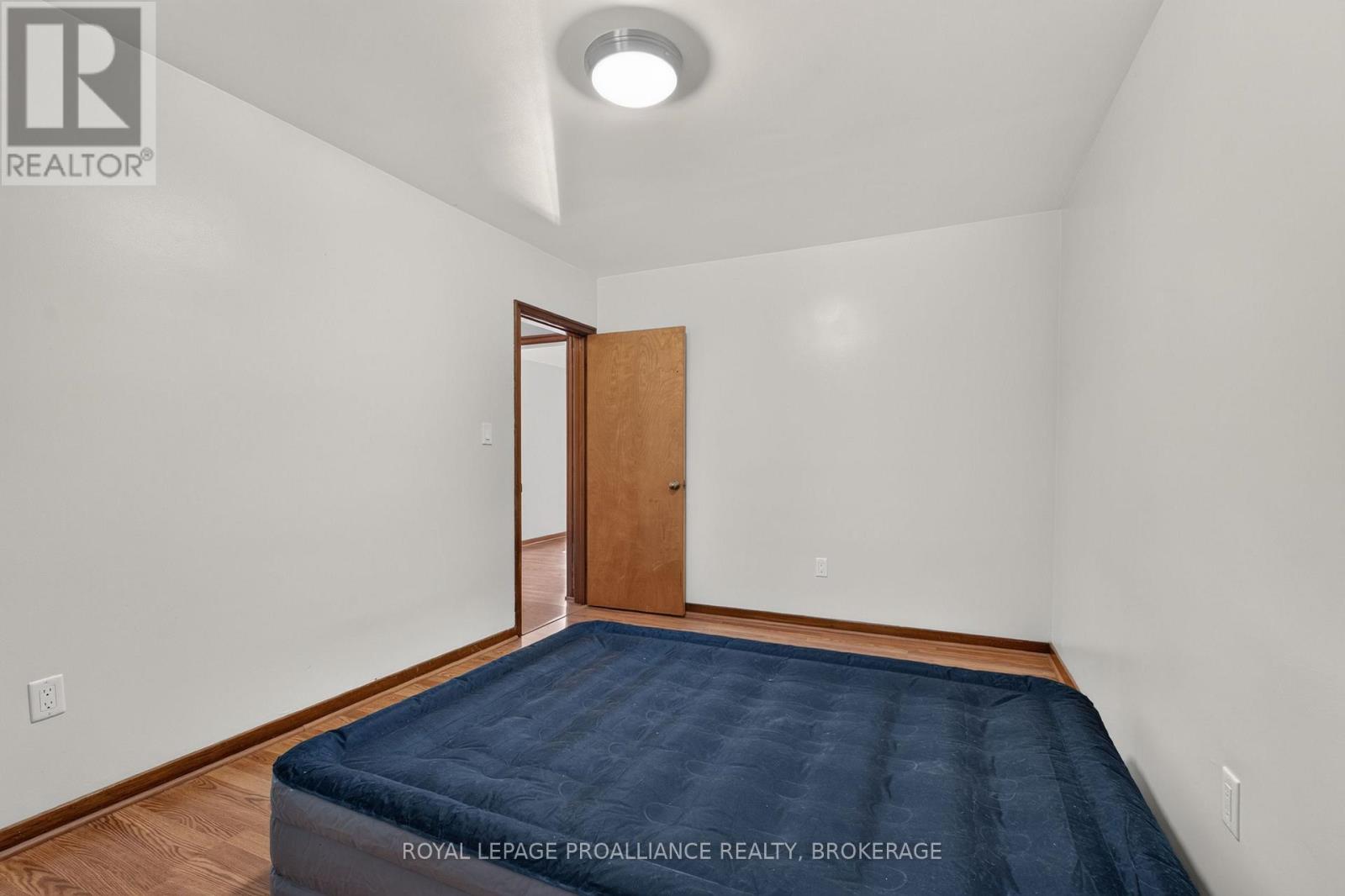 9 Henry Crescent Property Photo 14