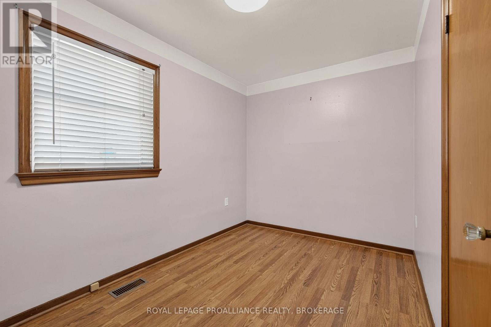 9 Henry Crescent Property Photo 19