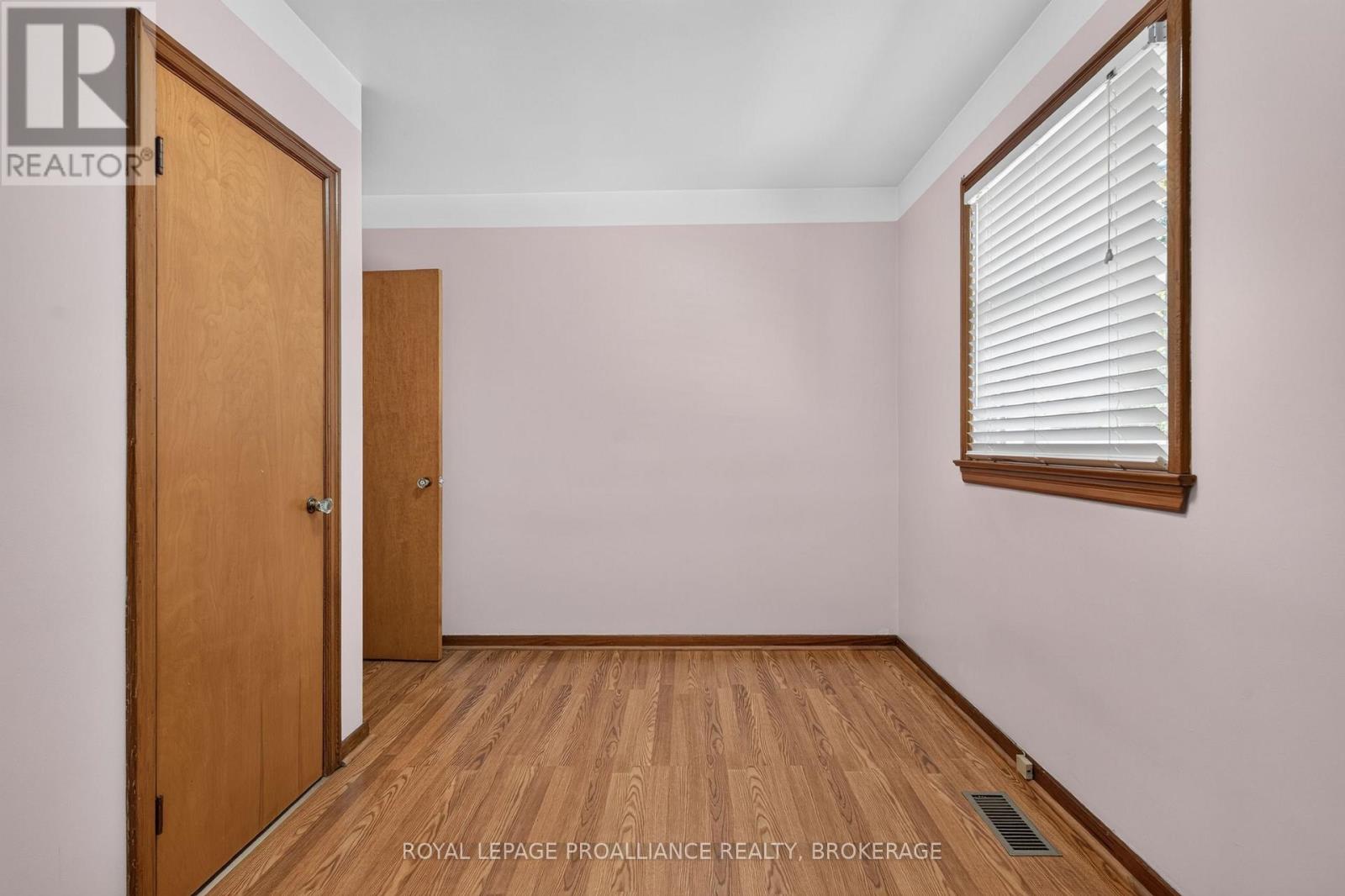 9 Henry Crescent Property Photo 20
