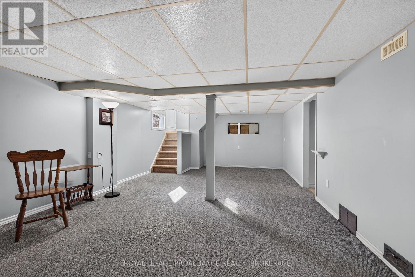 9 Henry Crescent Property Photo 25