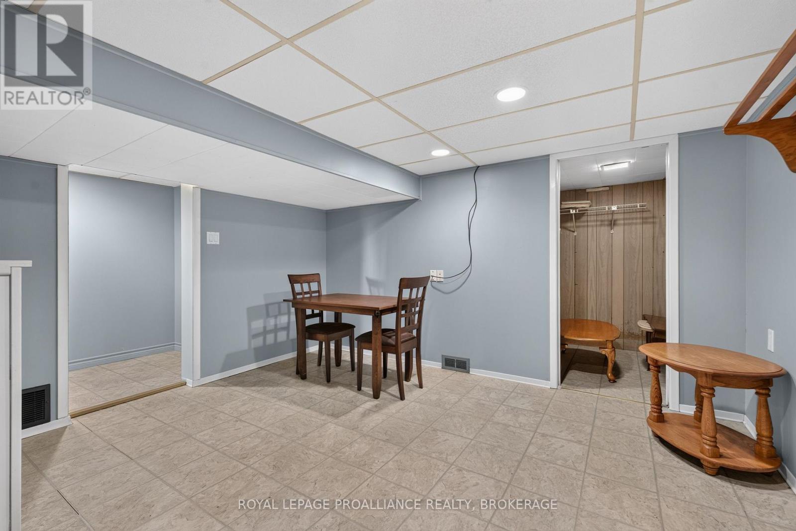 9 Henry Crescent Property Photo 28