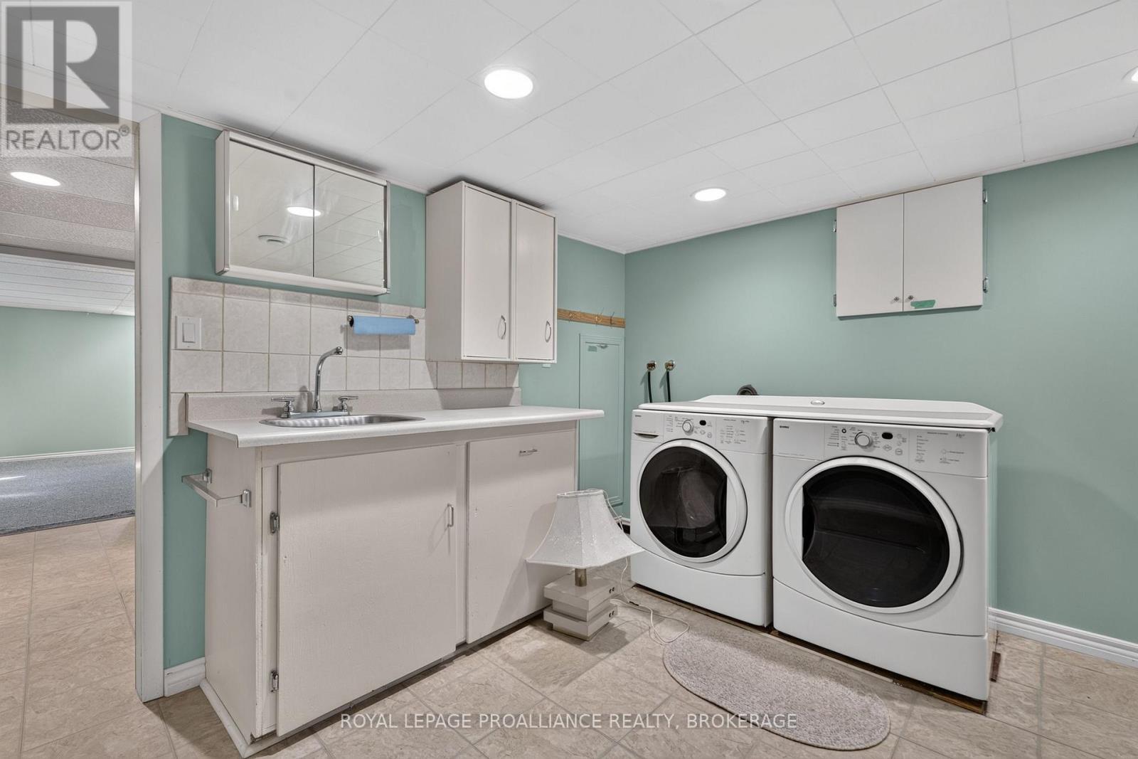 9 Henry Crescent Property Photo 29