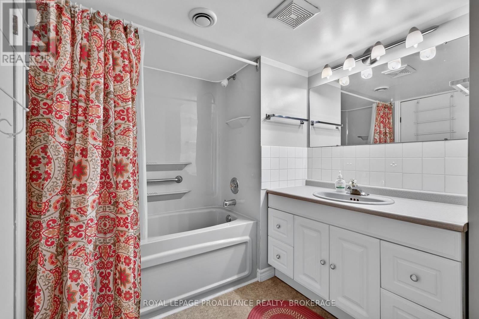 9 Henry Crescent Property Photo 30