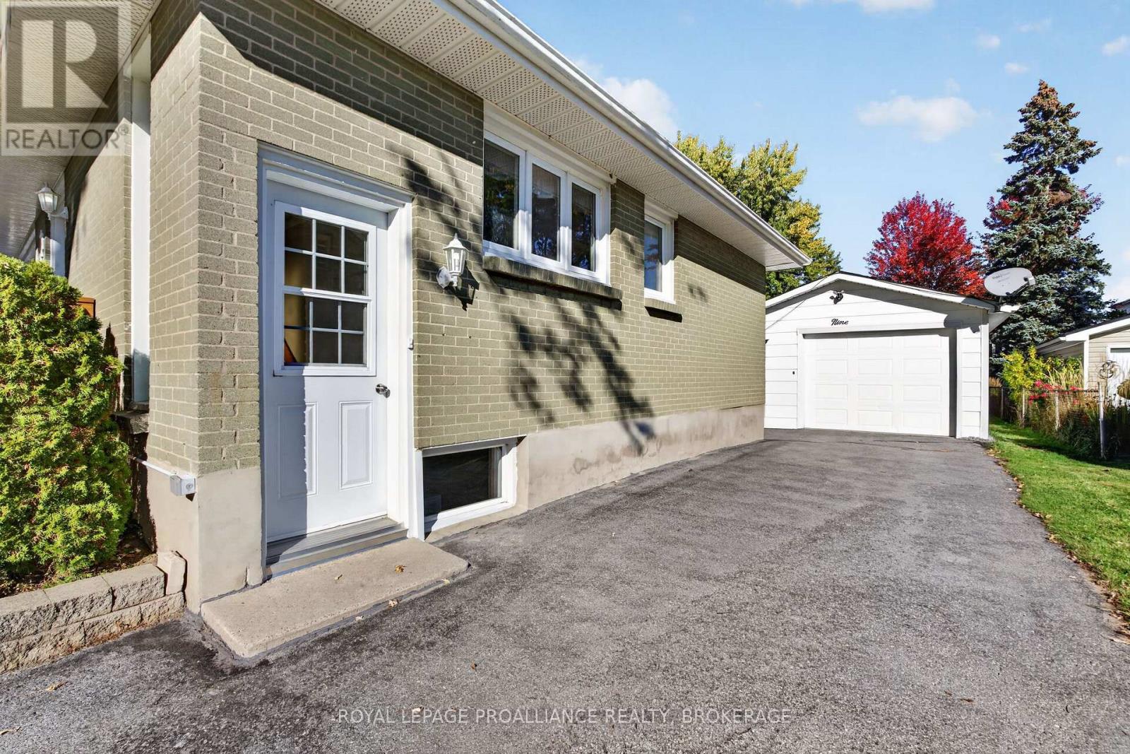 9 Henry Crescent Property Photo 31
