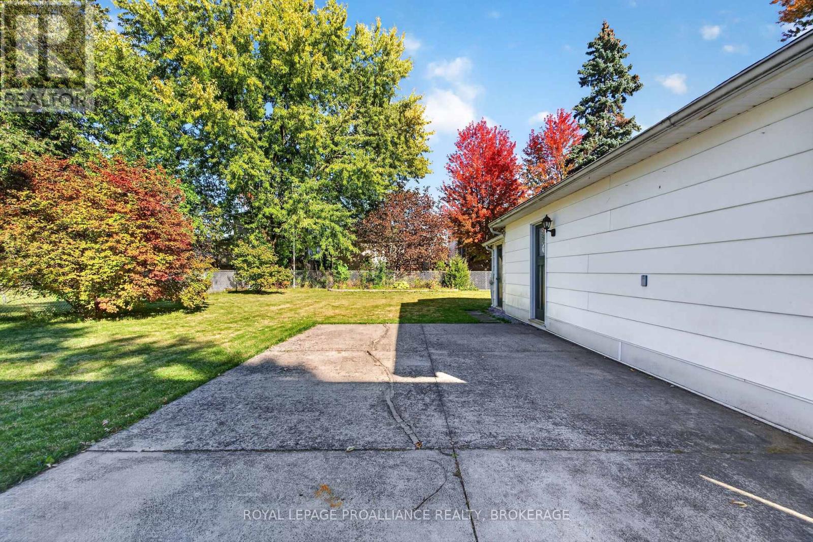 9 Henry Crescent Property Photo 33