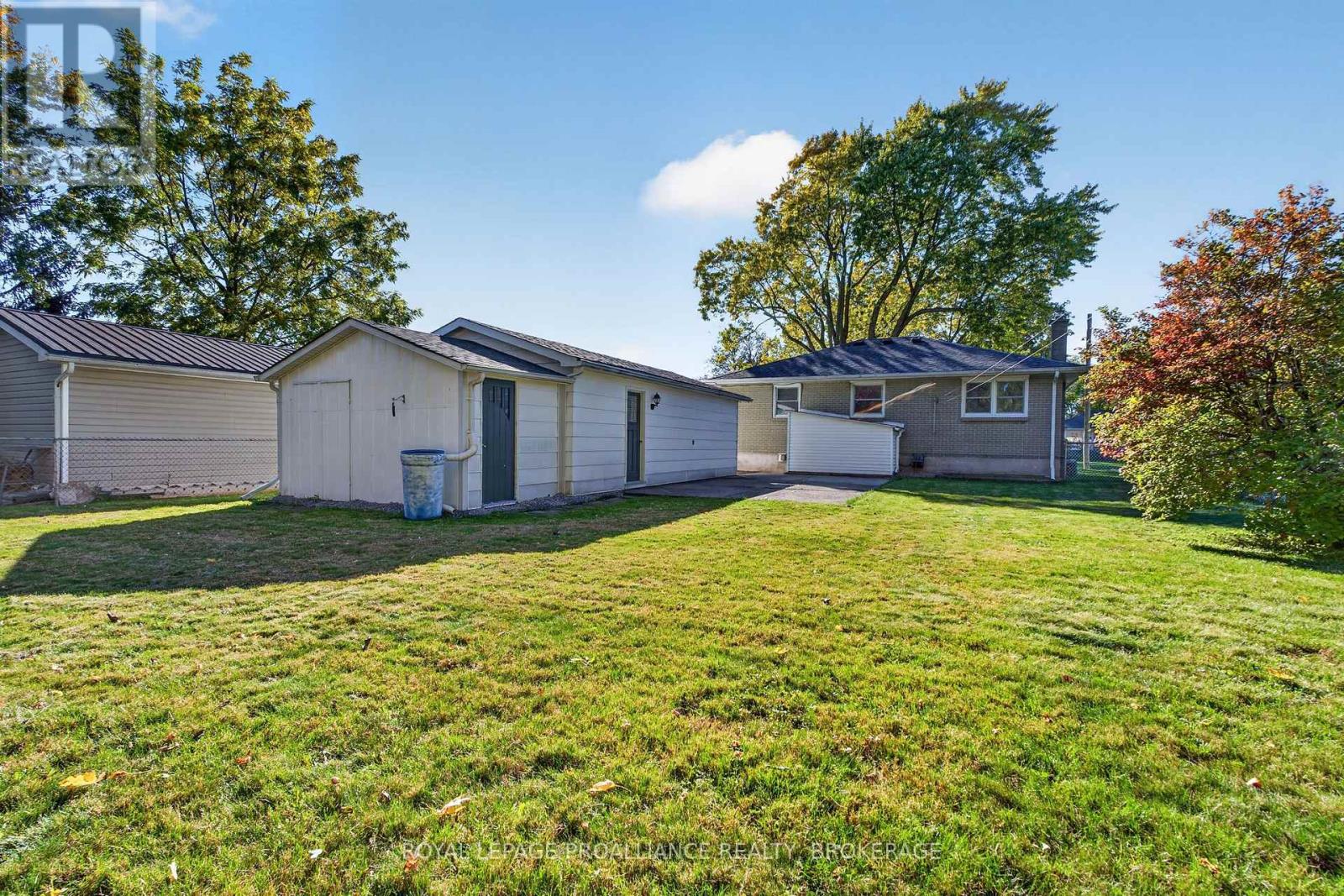 9 Henry Crescent Property Photo 37