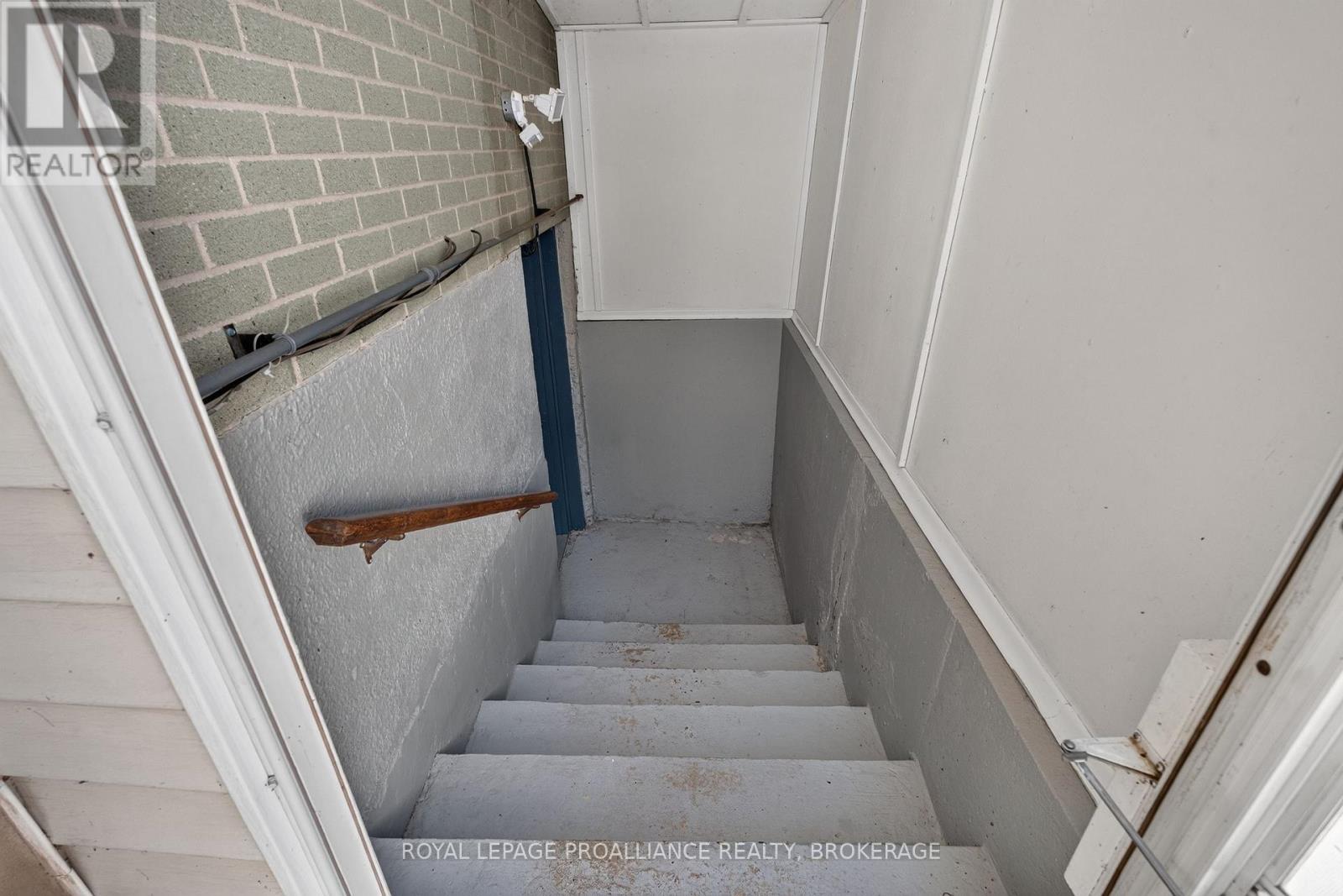 9 Henry Crescent Property Photo 39