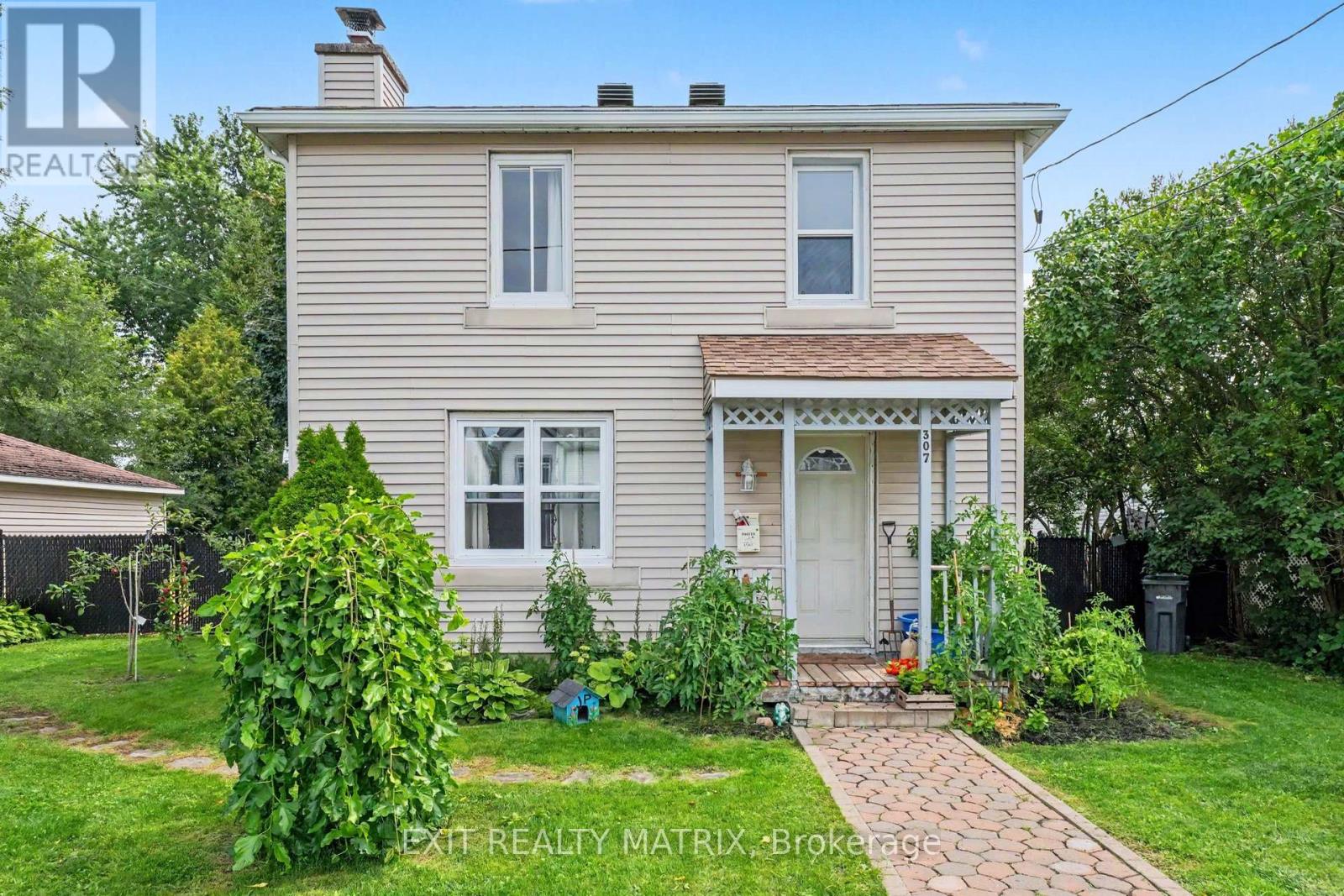 307 West Street Property Photo 1