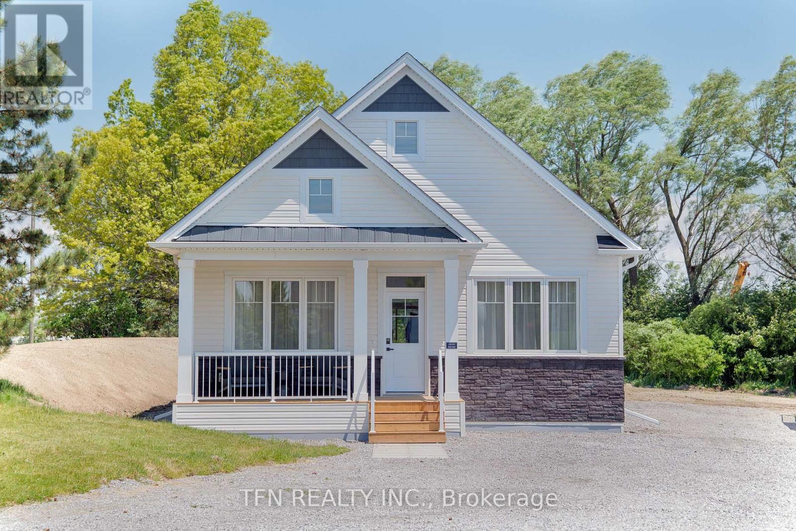 M - 3033 TOWNLINE ROAD Property Photo 1