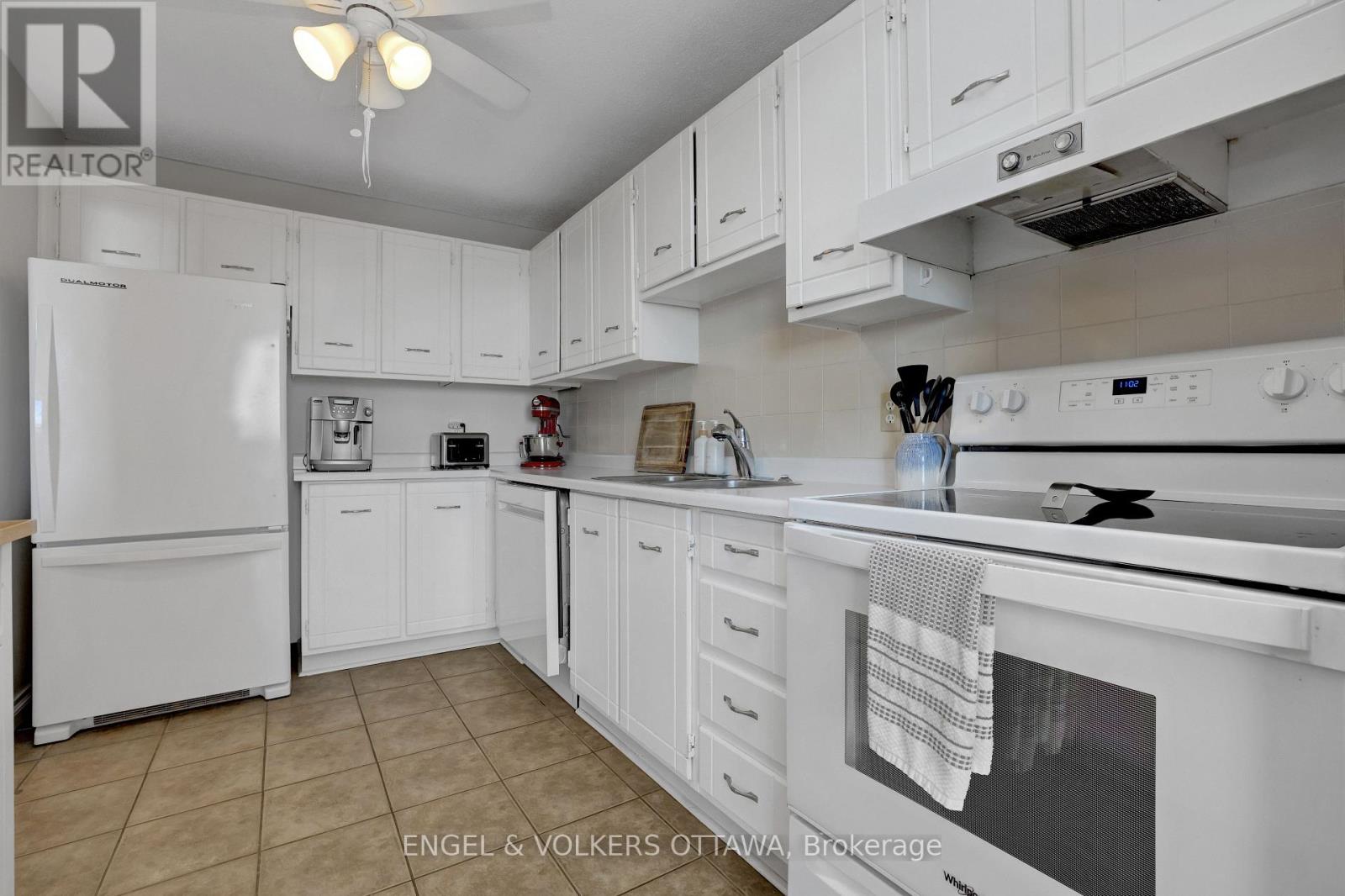 2111 - 665 Bathgate Drive Property Photo 8