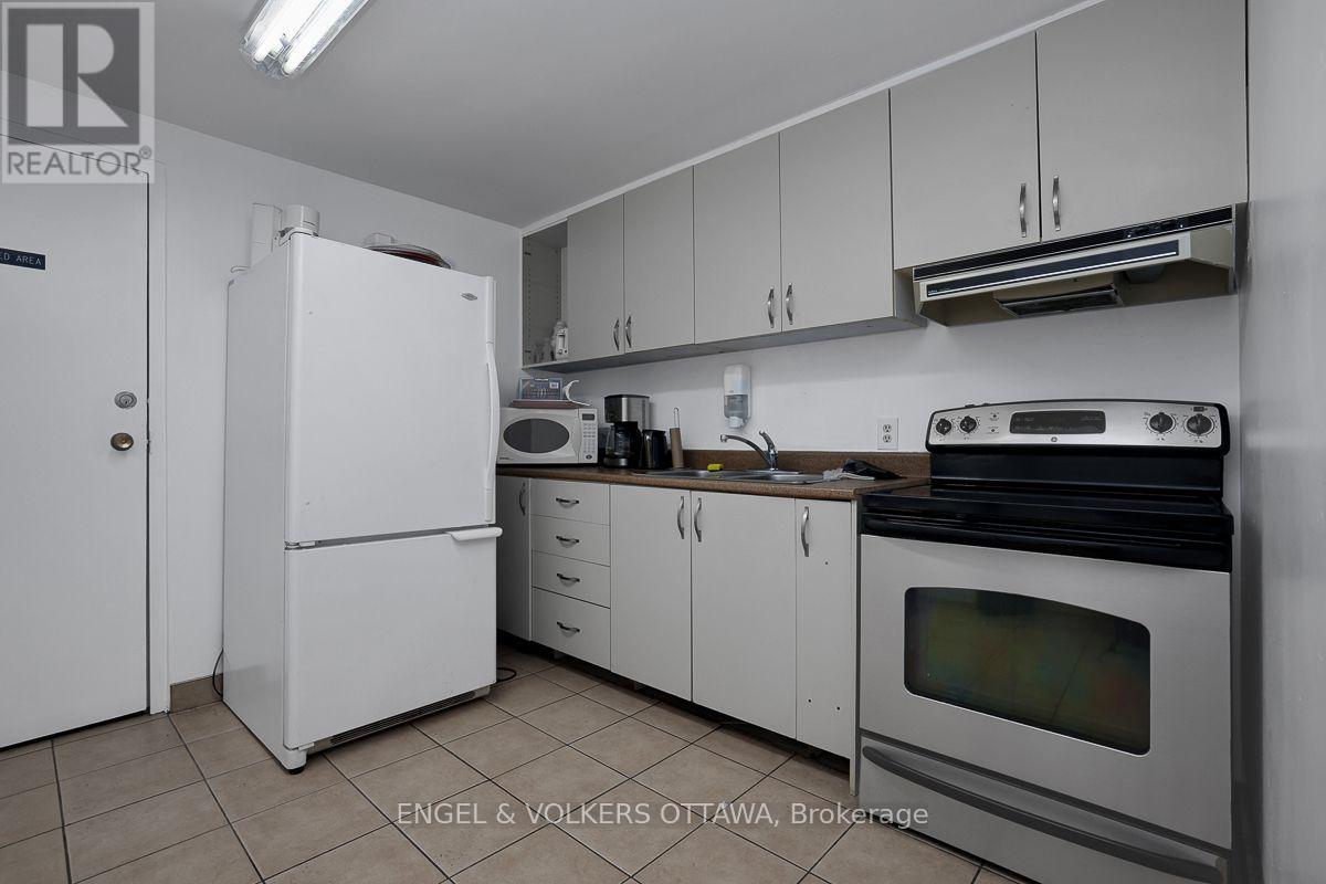 2111 - 665 Bathgate Drive Property Photo 22