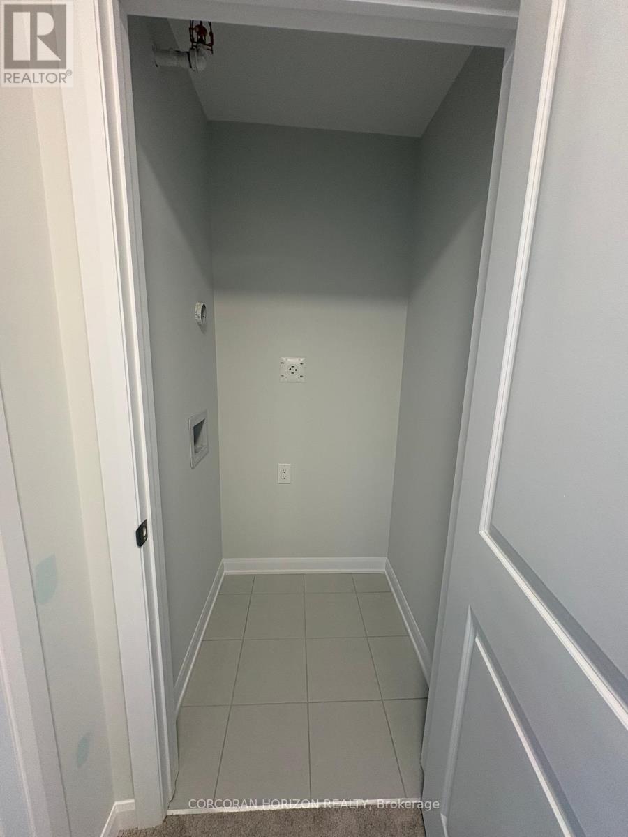 23 - 1001 Glenroy Gilbert Drive Property Photo 8