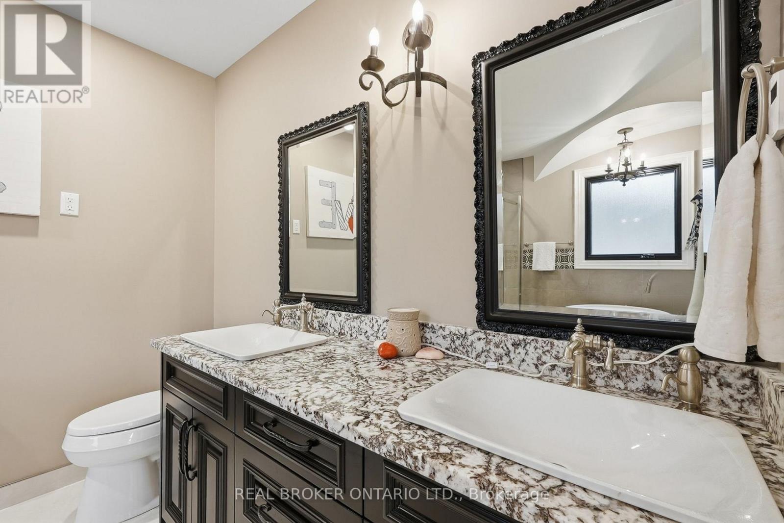 916 Foxbrook Court Property Photo 23