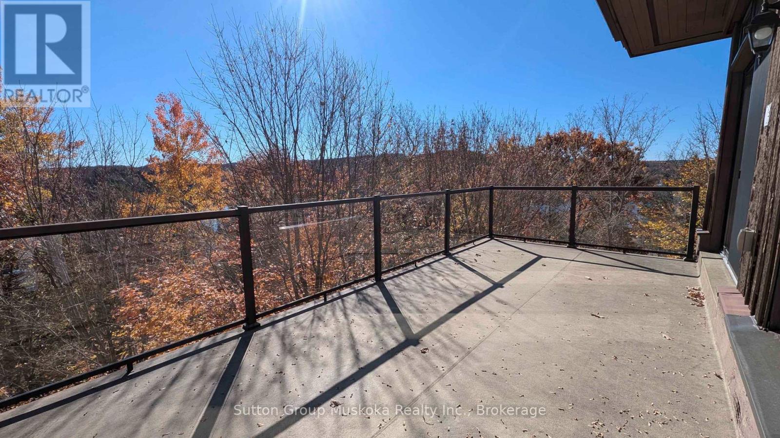 302 - 19 Oakridge - Deerhurst Drive Property Photo 7