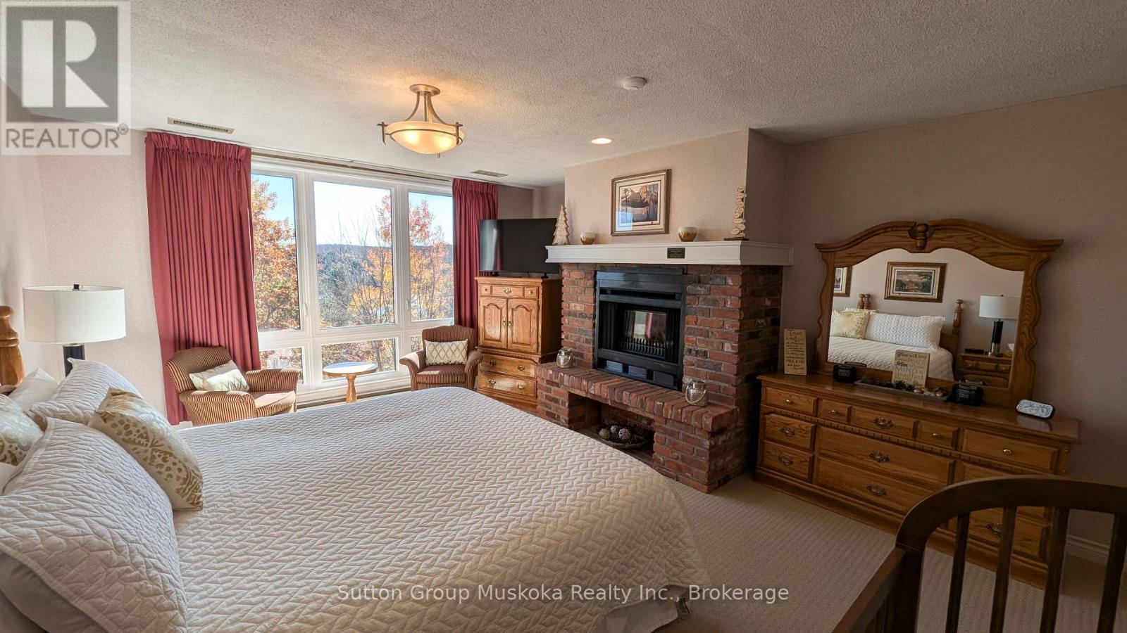 302 - 19 Oakridge - Deerhurst Drive Property Photo 11