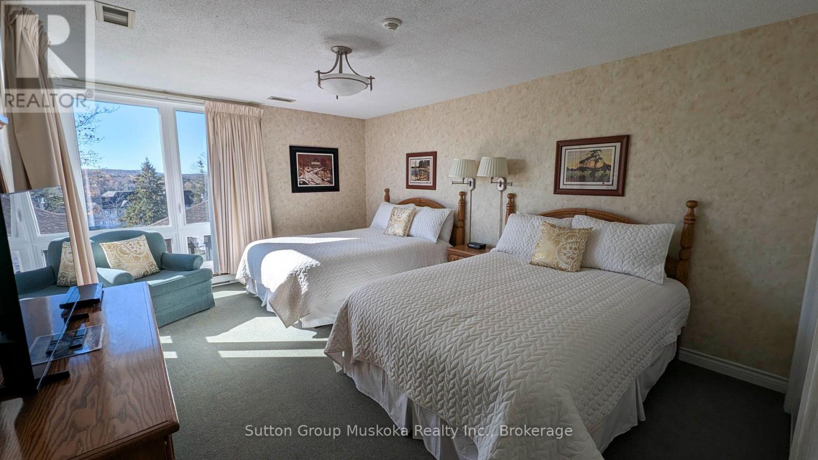 302 - 19 Oakridge - Deerhurst Drive Property Photo 13
