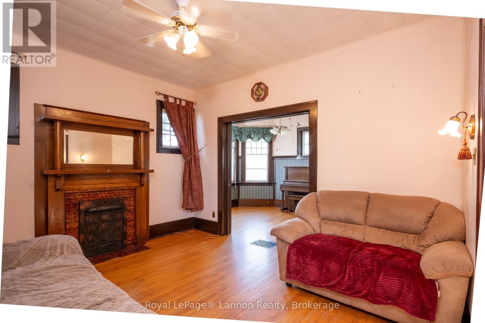 42 Gordon Avenue Property Photo 6