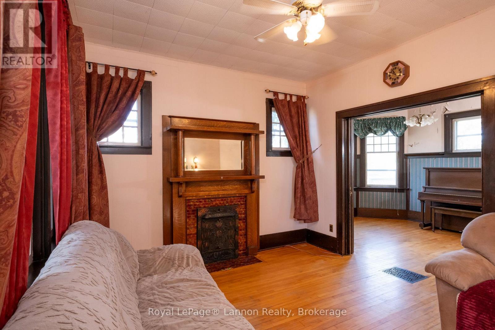 42 Gordon Avenue Property Photo 7