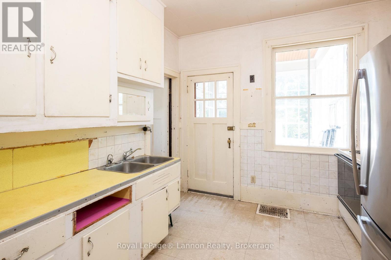 42 Gordon Avenue Property Photo 10