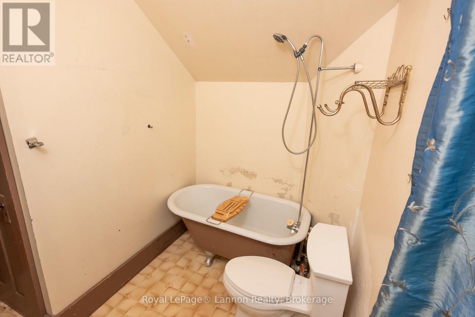 42 Gordon Avenue Property Photo 23