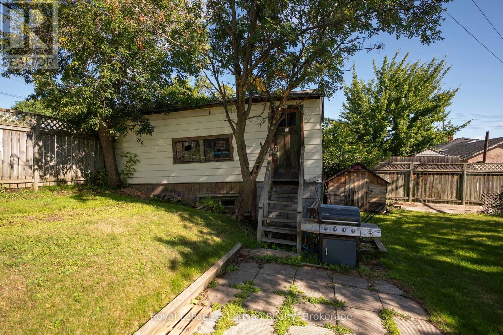 42 Gordon Avenue Property Photo 33