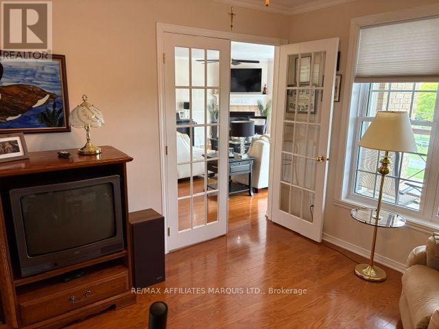 2 - 321 Water Street W Property Photo 10