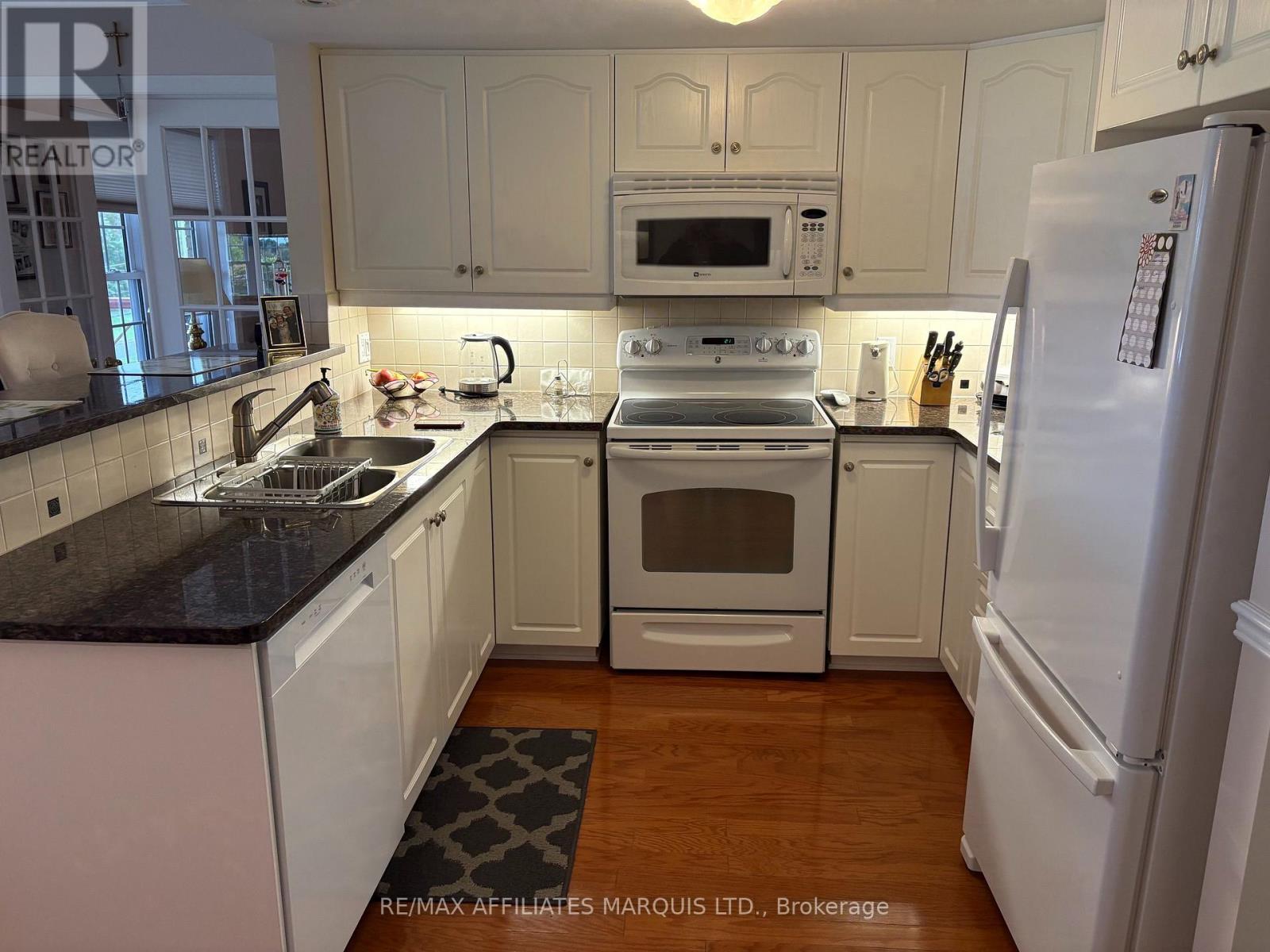 2 - 321 Water Street W Property Photo 13