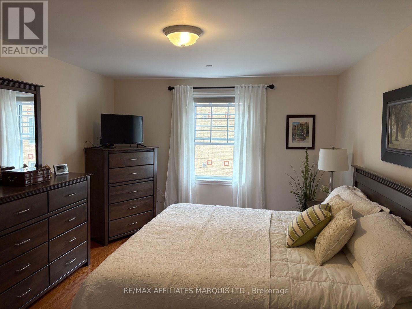 2 - 321 Water Street W Property Photo 25