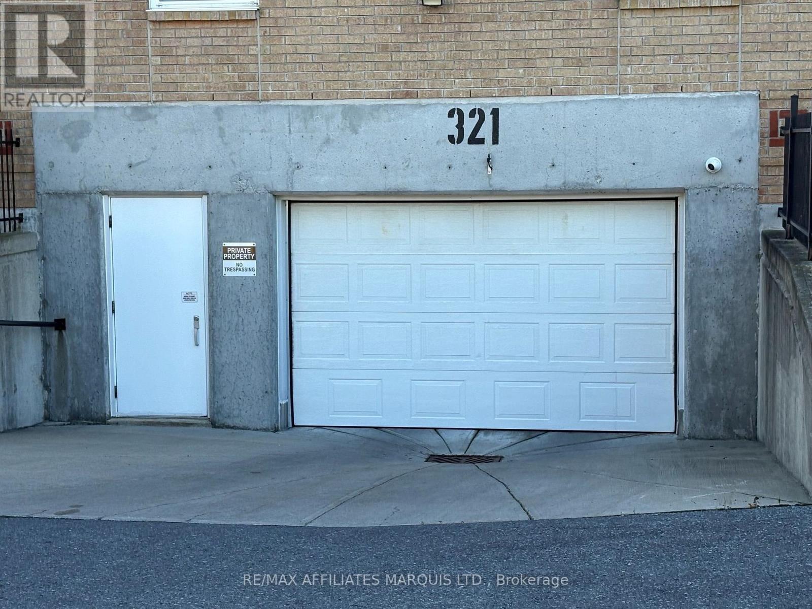 2 - 321 Water Street W Property Photo 43