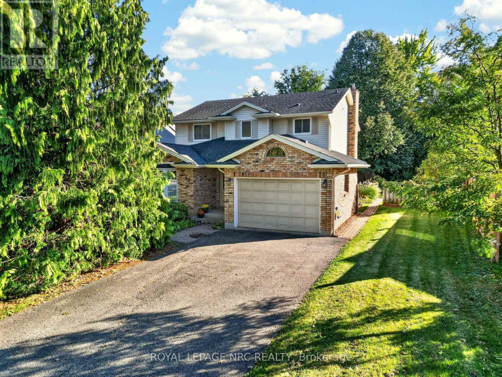 43 FARMINGTON DRIVE Property Photo 1