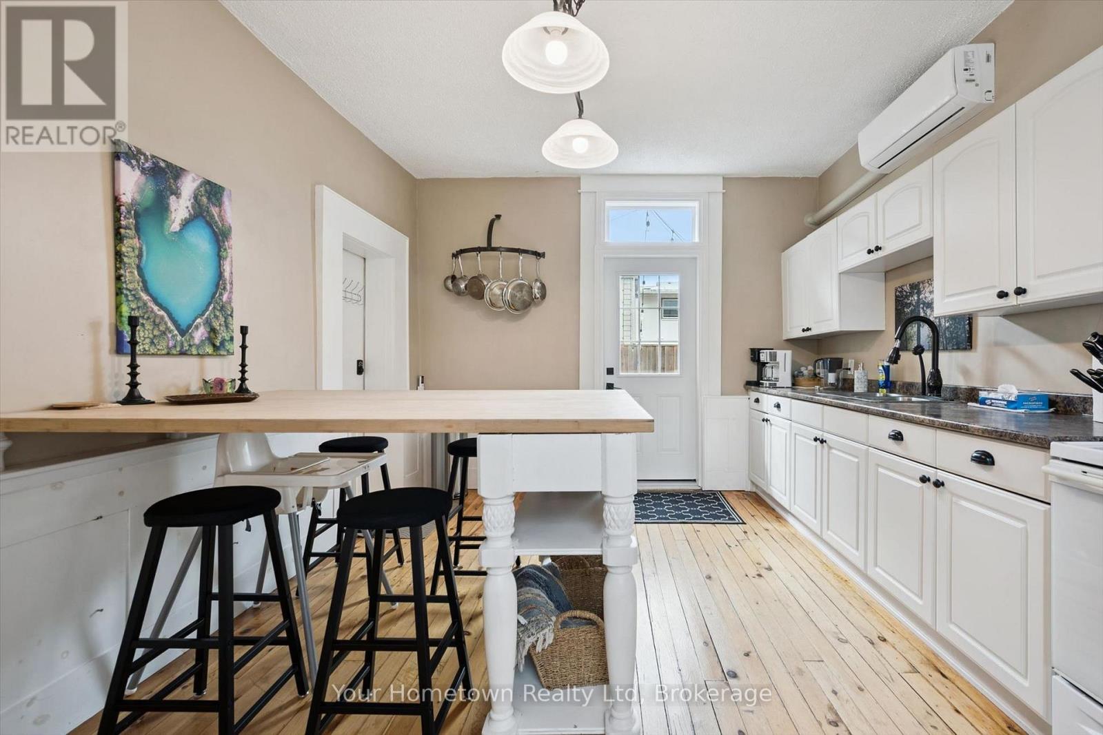 21 Colborne Street Property Photo 17