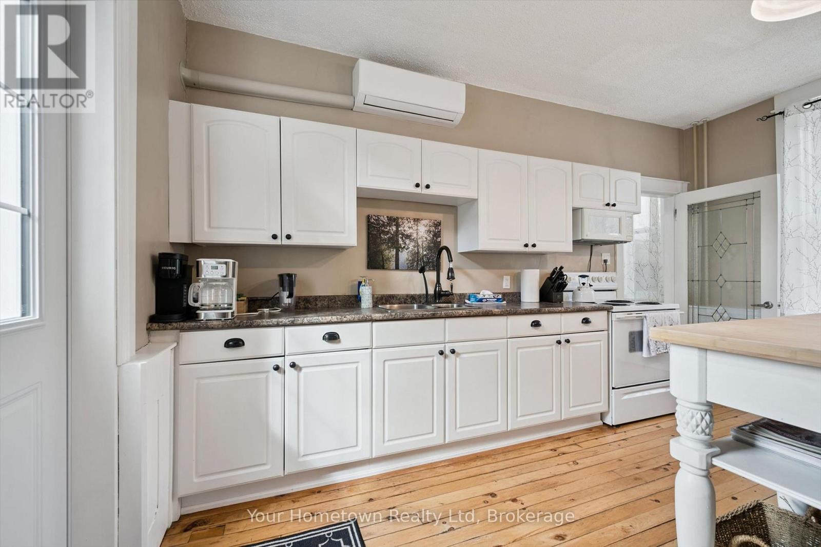 21 Colborne Street Property Photo 19
